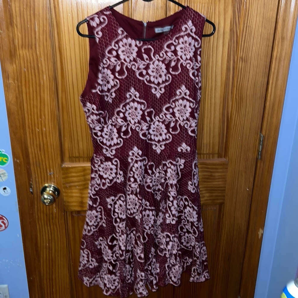 Danny & Nicole Red and White Stress Size 16